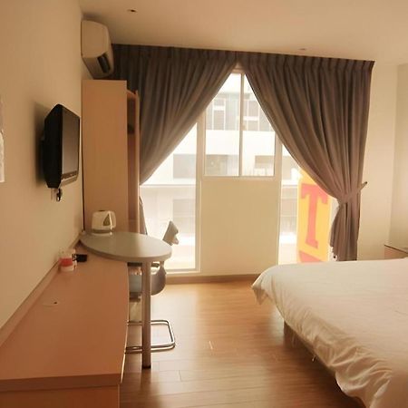 Hotel City Comfort Inn Puchong Exteriör bild