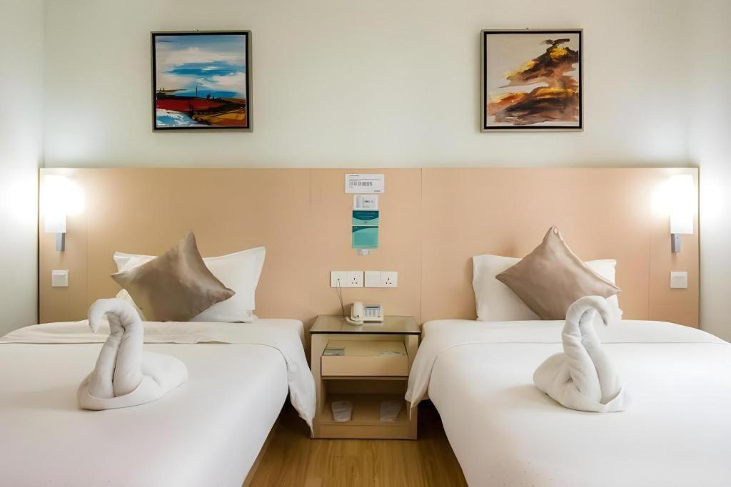 Hotel City Comfort Inn Puchong Exteriör bild