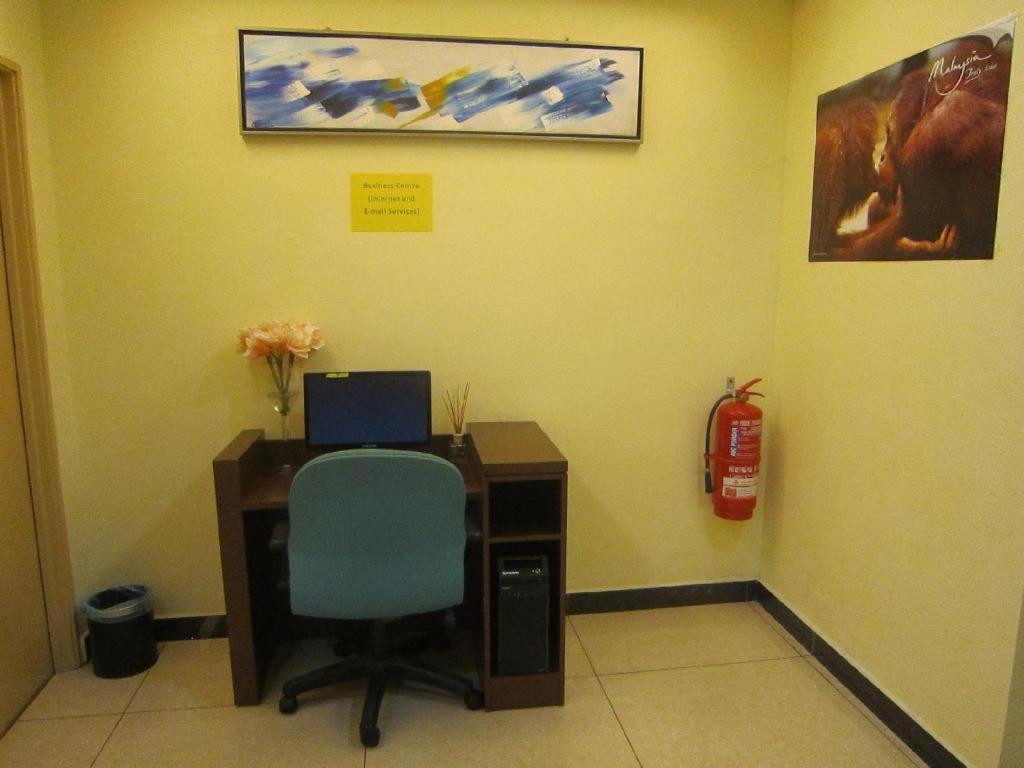 Hotel City Comfort Inn Puchong Exteriör bild