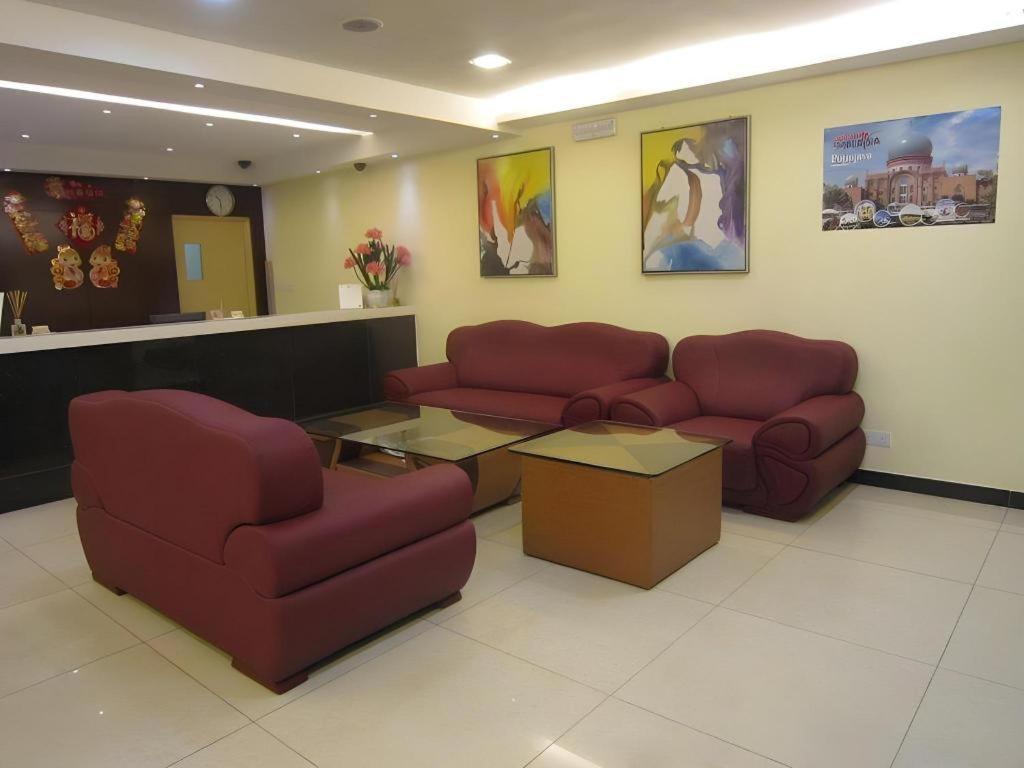Hotel City Comfort Inn Puchong Exteriör bild