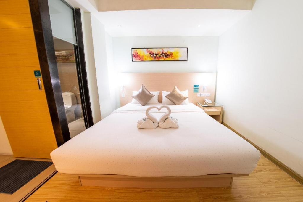 Hotel City Comfort Inn Puchong Exteriör bild